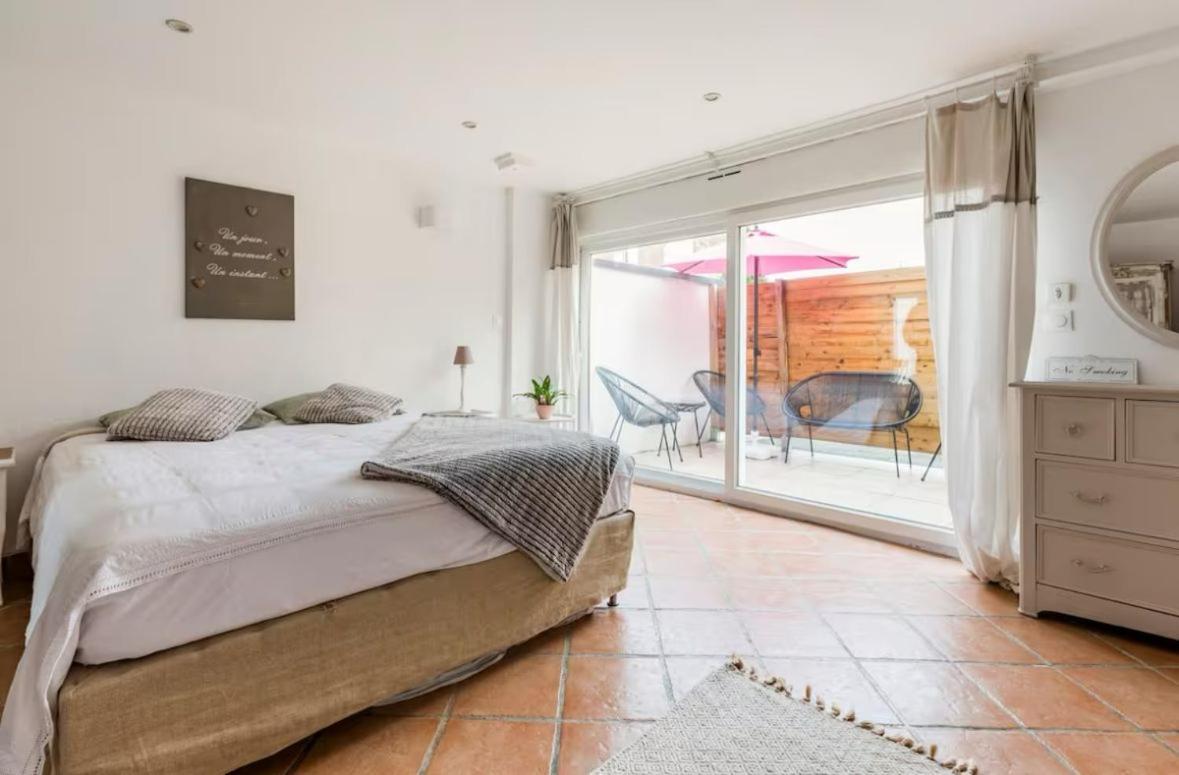 Escapade Pres De Lille - Appartement Charmant Avec Terrasse Et Parking Privee Мон-ан-Барёль Экстерьер фото