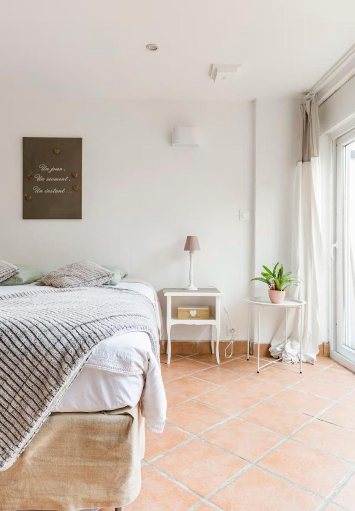 Escapade Pres De Lille - Appartement Charmant Avec Terrasse Et Parking Privee Мон-ан-Барёль Экстерьер фото