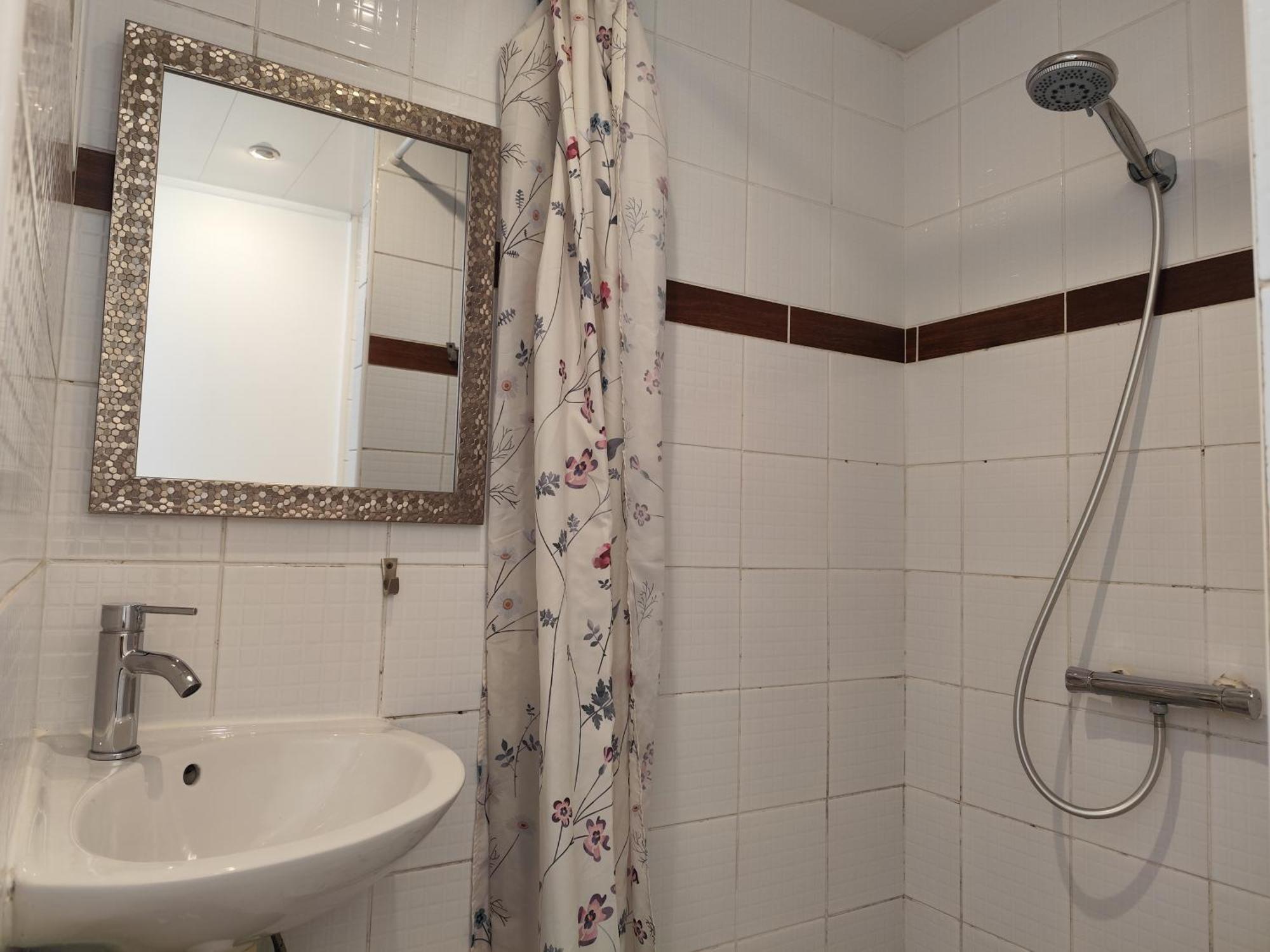 Escapade Pres De Lille - Appartement Charmant Avec Terrasse Et Parking Privee Мон-ан-Барёль Экстерьер фото