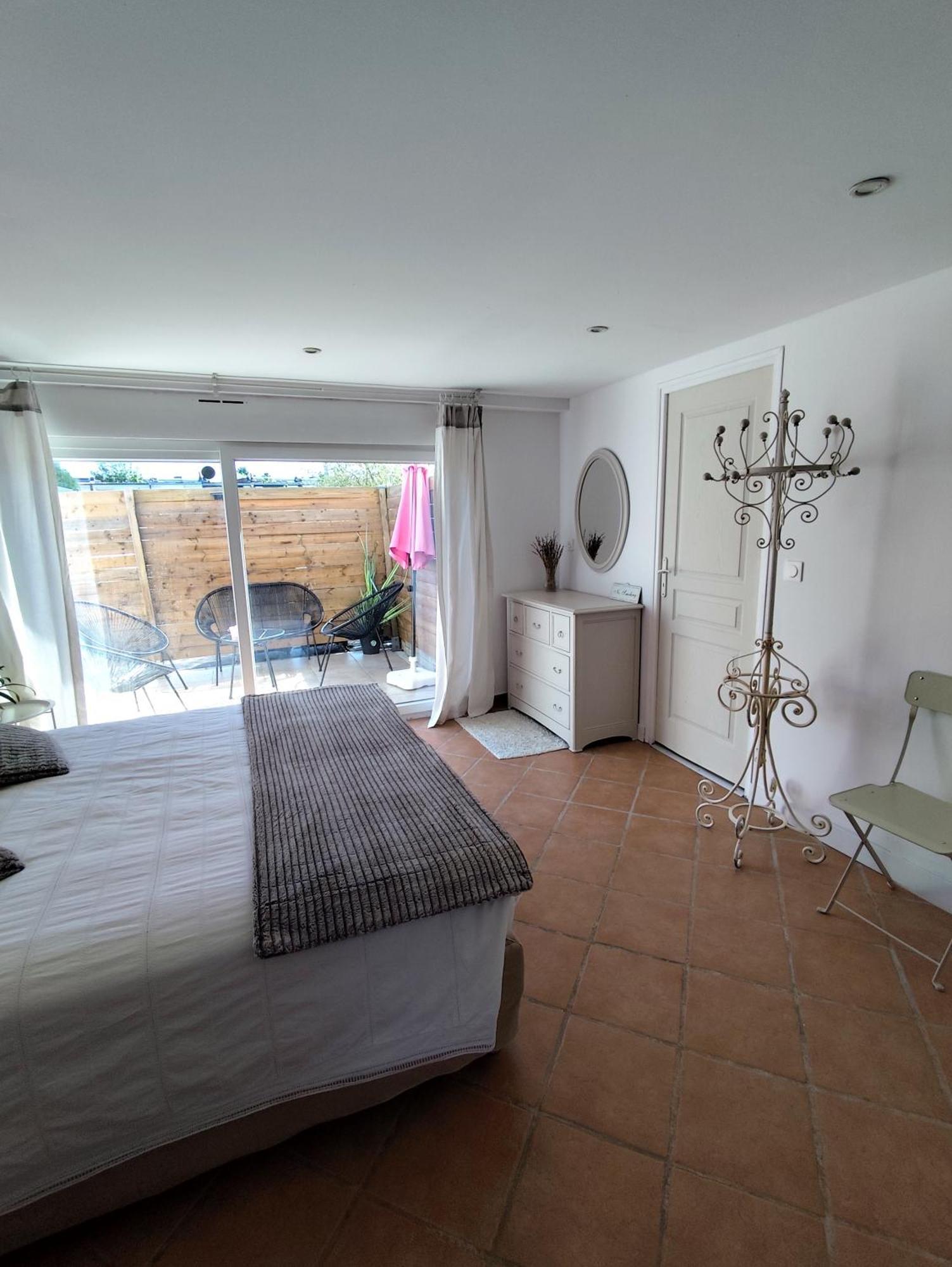 Escapade Pres De Lille - Appartement Charmant Avec Terrasse Et Parking Privee Мон-ан-Барёль Экстерьер фото